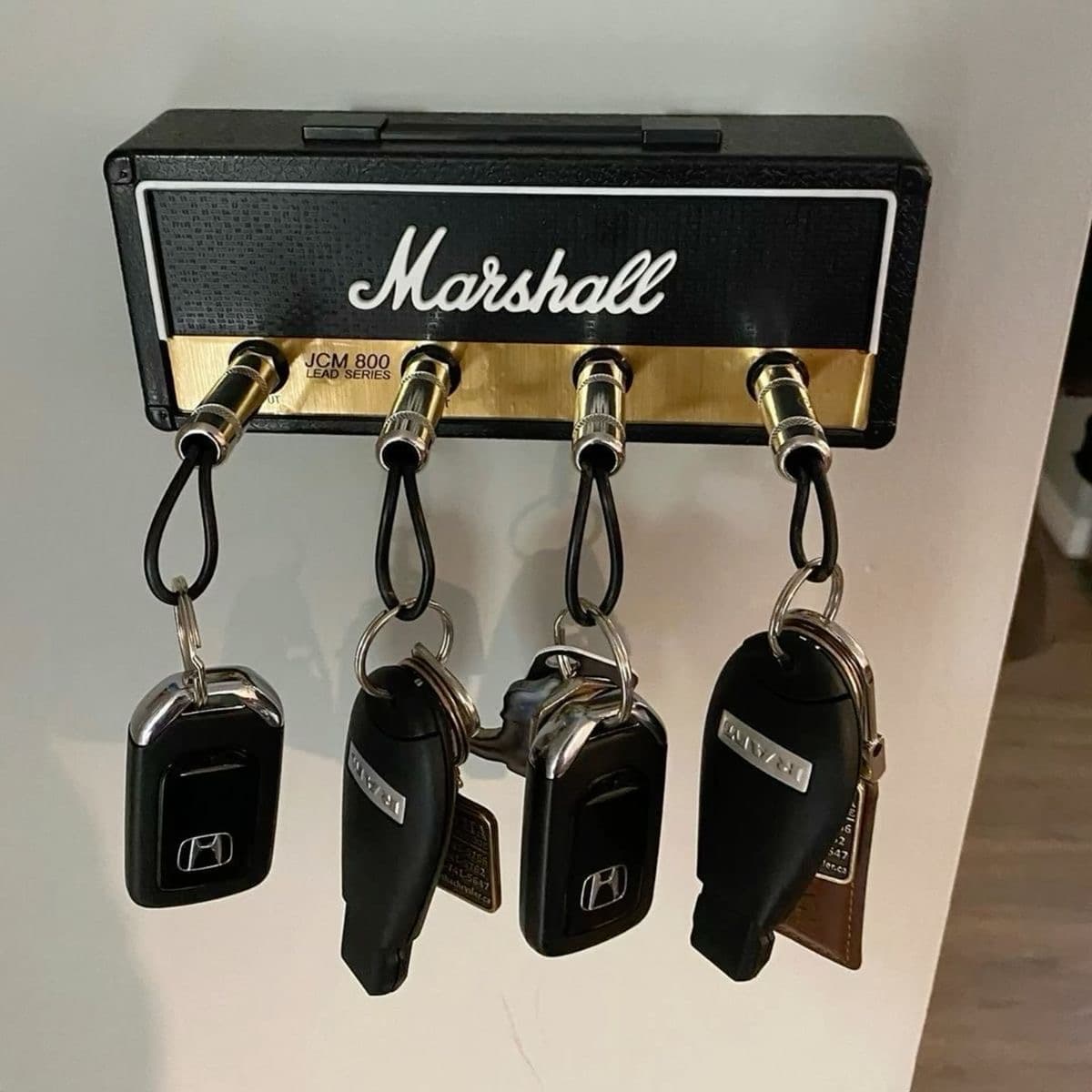 Wieszak na klucze – Głośnik